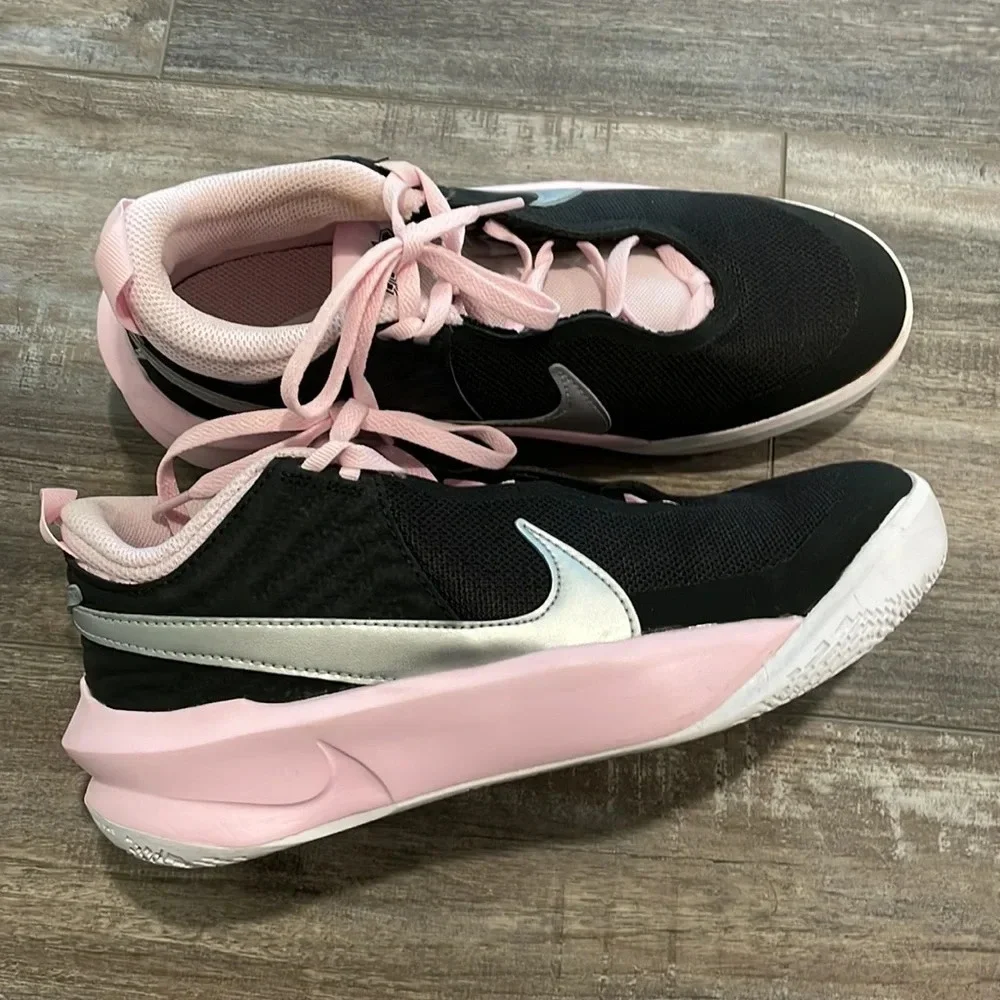 NIKE Team Hustle D10 Sneakers NEW
